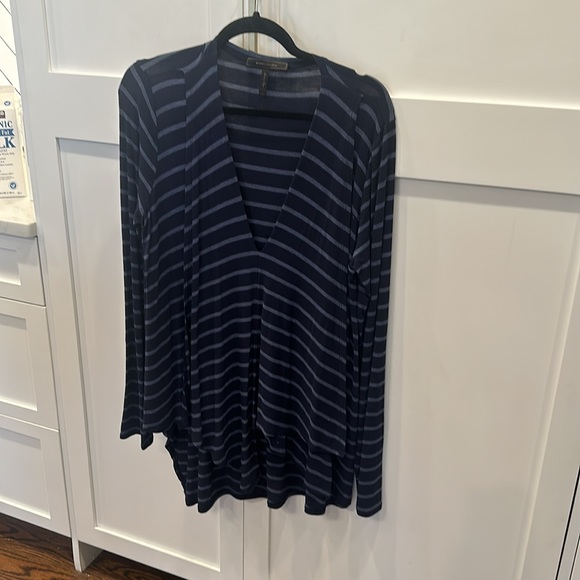 BCBGMAXAZRIA Trishna Asymmetric Top - Picture 2 of 3